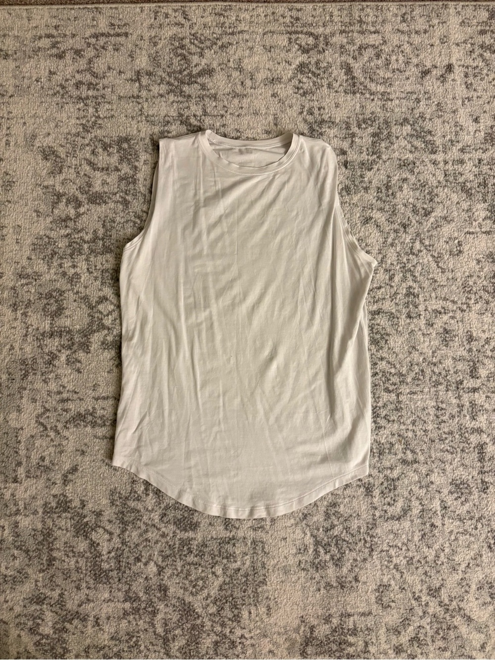Men’s Medium Lululemon White Sleeveless Shirt
